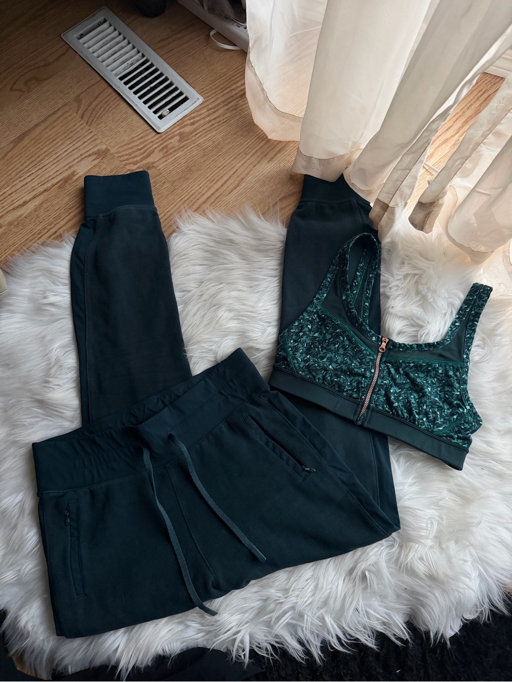Lululemon Sports Bra & Jogger Set